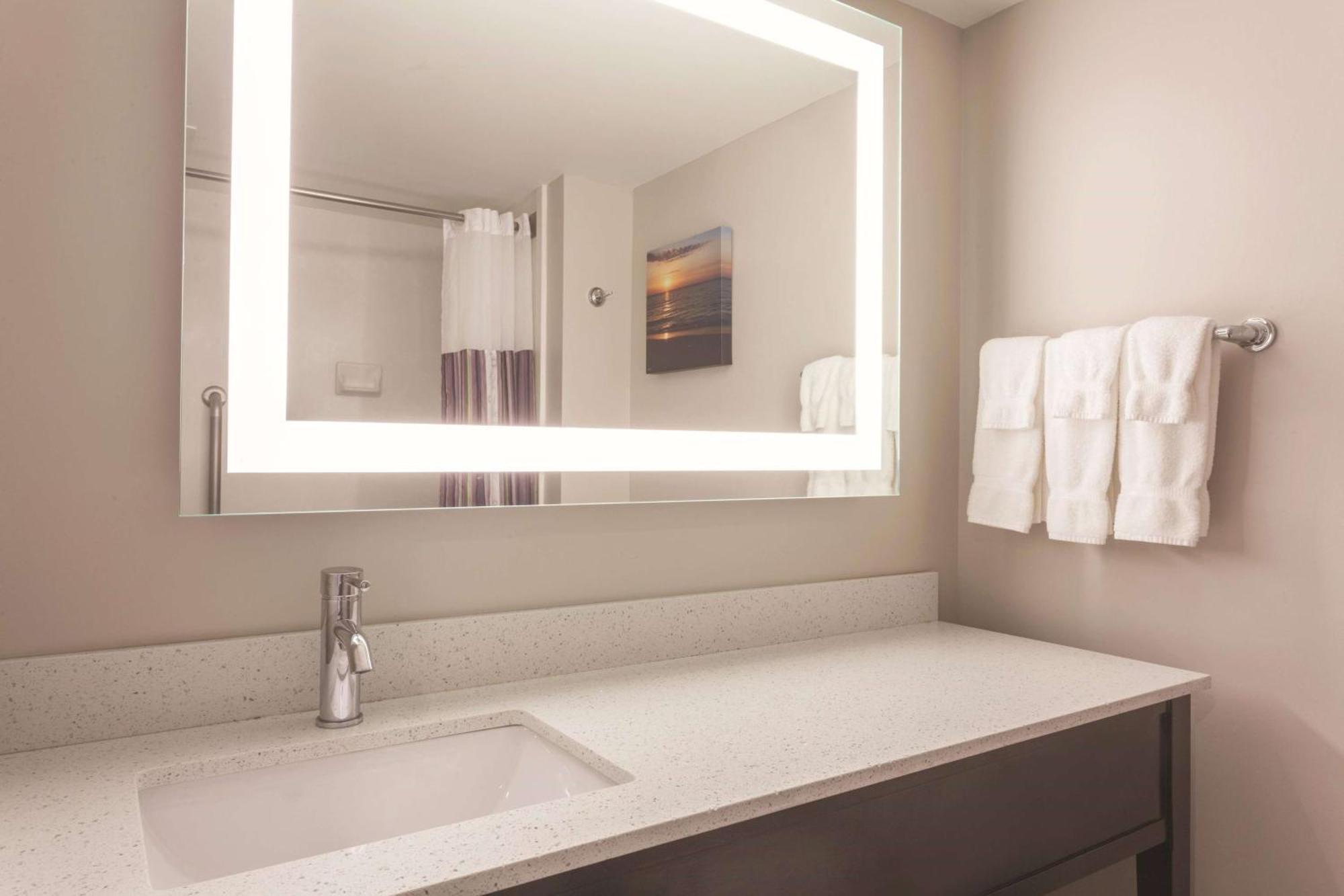 La Quinta By Wyndham Columbus North Hotel Luaran gambar